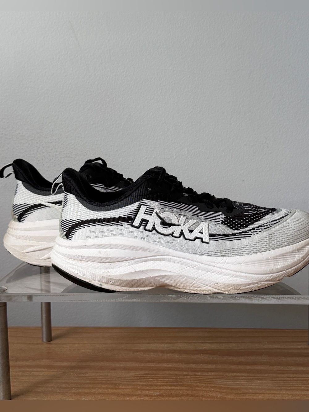 Hoka Skyflow Women’s Running Shoes Sz 8.5 White/Black